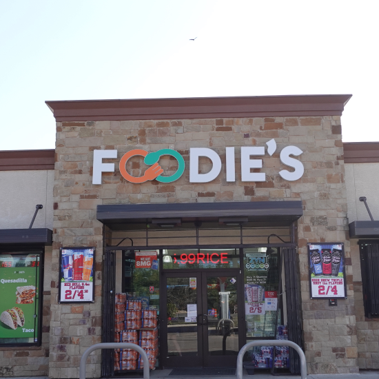 Foodie’s Corner (HWY 71)